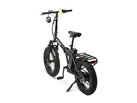 Nilox X8 Pro è la bici elettrica pieghevole che affronta qualsiasi terreno senza rinunciare a comfort, stile ed eleganza. Con gomme FAT da 20" x 4", motore brushless 250W, batteria removibile da 468Wh e autonomia fino a 70 km, è perfetta per città, sterrati e avventure outdoor.