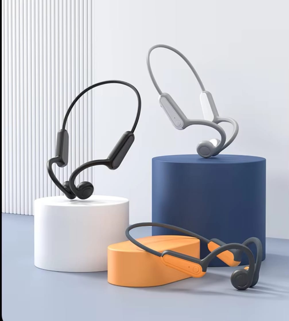 Dettaglio delle cuffie sportive Xiaomi, resistenti all'acqua e dotate di cancellazione attiva del rumore.