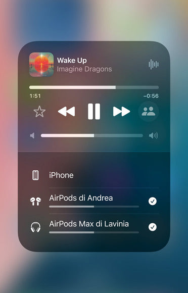 Apple AirPods 4 con chip H2 e audio adattivo