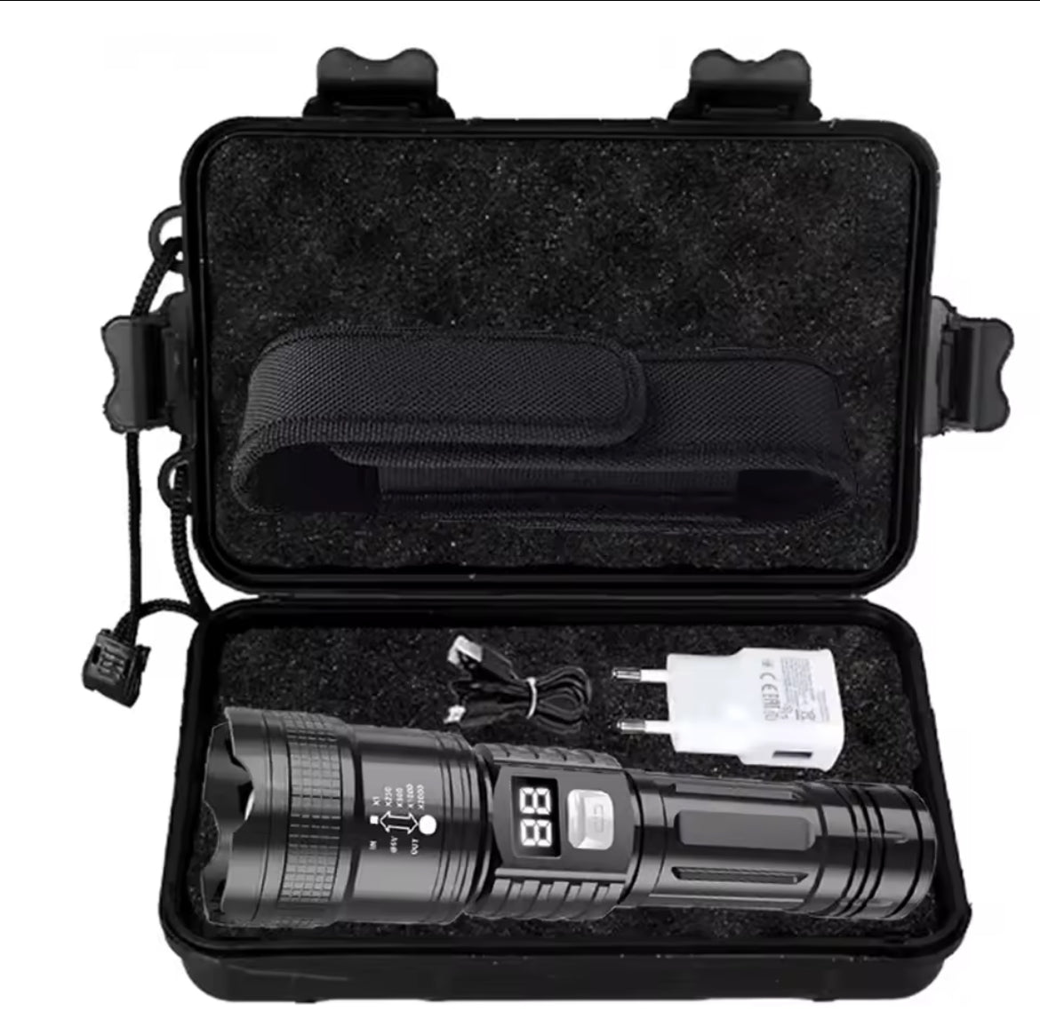 Torcia LED ad Alta Potenza Ricaricabile USB C con Zoom Telescopico e Display Digitale Kit completo