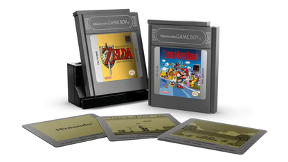 Costruisci la tua versione LEGO del celebre Game Boy™ Nintendo® originale ed esponila con l’elegante supporto incluso. Kit completo 