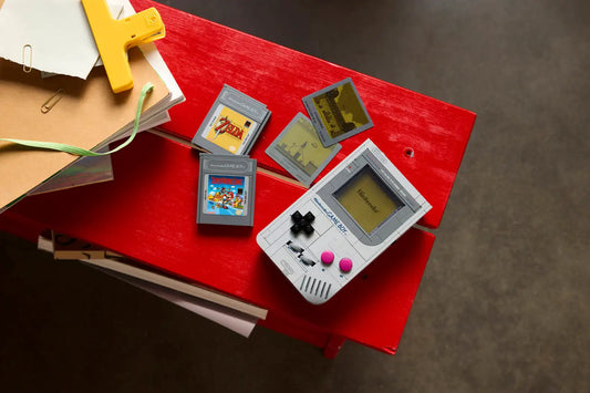 LEGO Super Mario – Game Boy, un modello ufficiale che celebra la storica console Nintendo in versione mattoncini.