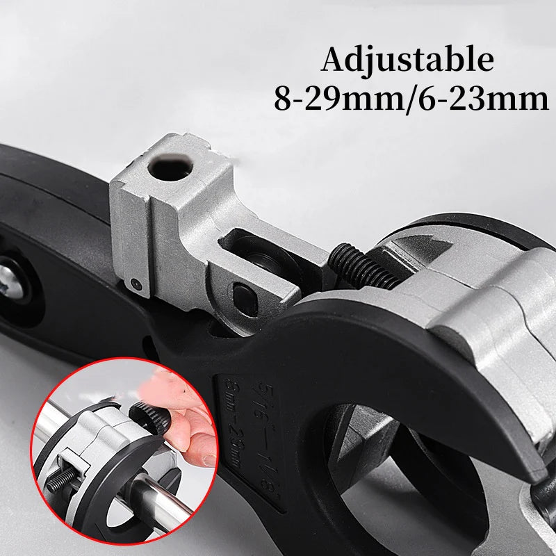 Tagliatubi a Cricchetto 8–29 mm per PVC, Rame e Alluminio

Taglio pulito con una mano, meno sforzo e massima precisione.
Il tagliatubi a cricchetto è lo strumento ideale per chi vuole ottenere un taglio rapido, uniforme e senza sbavature su tubi di diversi materiali.