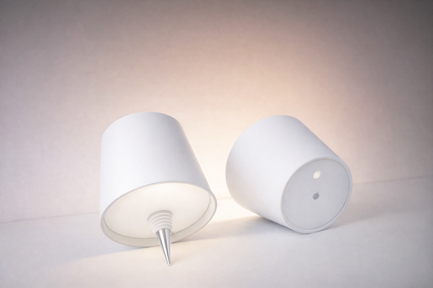 Lampada da Tavolo Bottiglia USB: Design Unico e Atmosfera Magica bianca