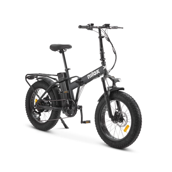 Nilox X8 Pro è la bici elettrica pieghevole che affronta qualsiasi terreno senza rinunciare a comfort, stile ed eleganza. Con gomme FAT da 20" x 4", motore brushless 250W, batteria removibile da 468Wh e autonomia fino a 70 km, è perfetta per città, sterrati e avventure outdoor.